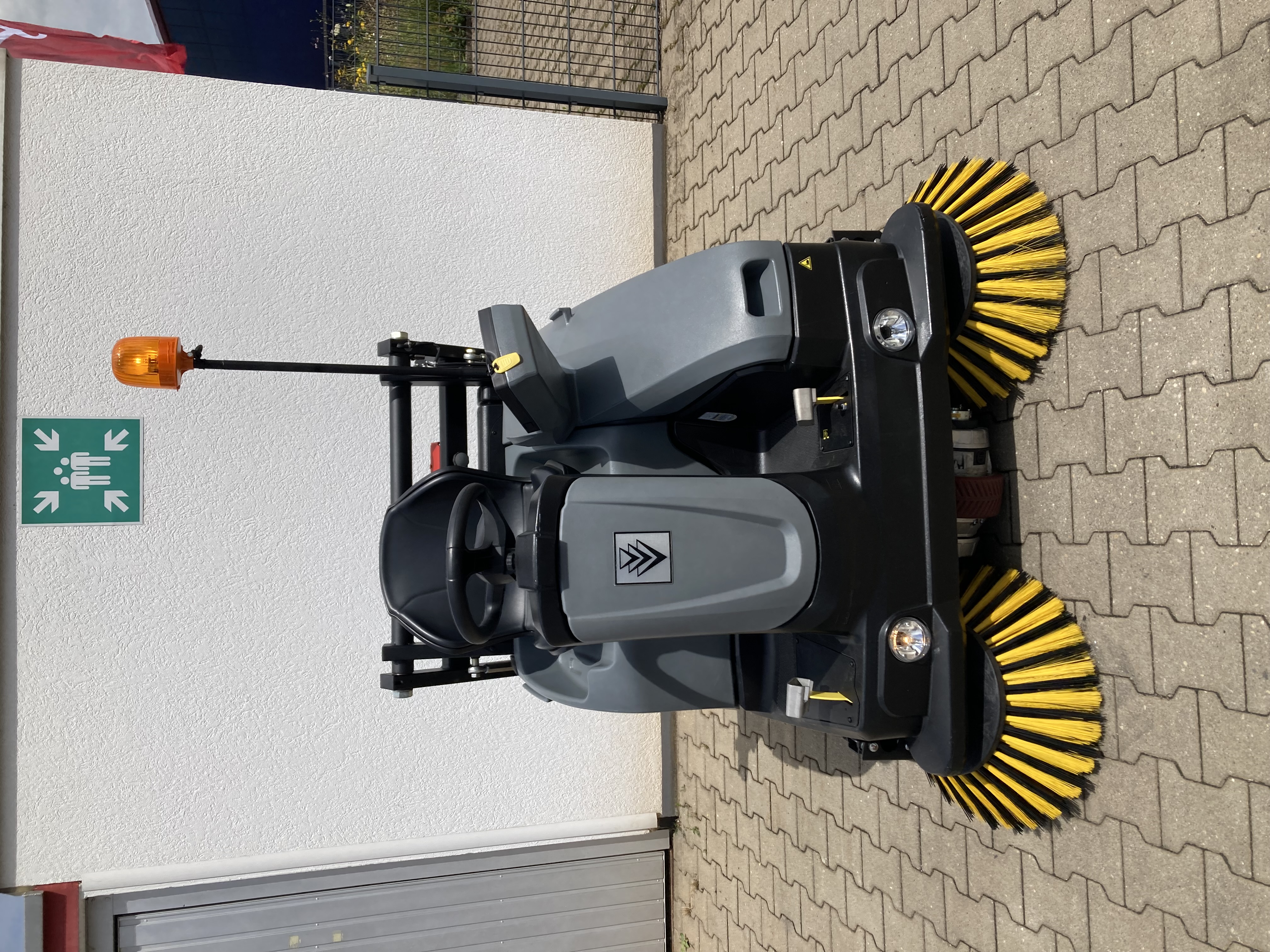 Kärcher Kehrmaschine KM 105/110 R Bp Pack / 1.280-140.2